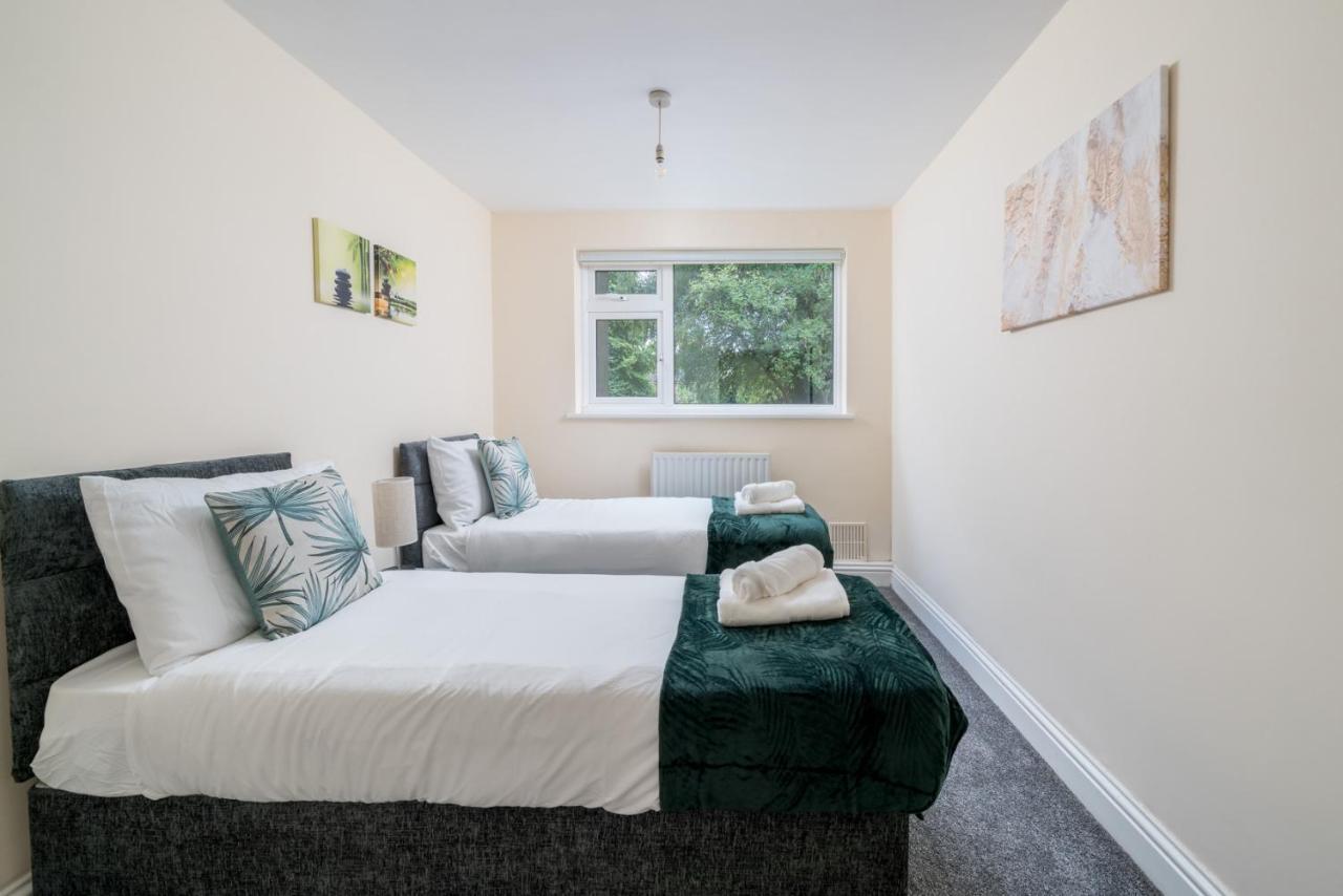 Redhill Surrey 2 Bedroom Pet Friendly Apartment By Sublime Stays Eksteriør bilde
