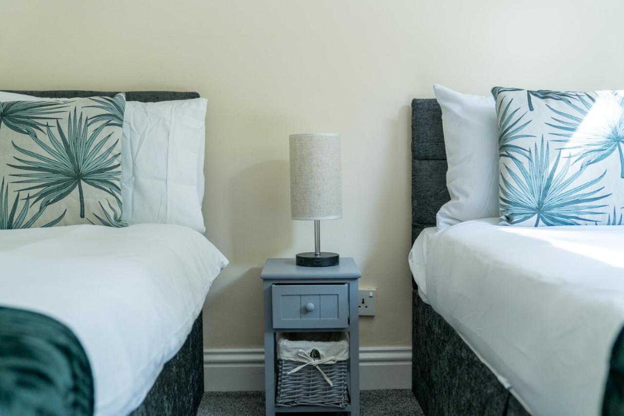 Redhill Surrey 2 Bedroom Pet Friendly Apartment By Sublime Stays Eksteriør bilde
