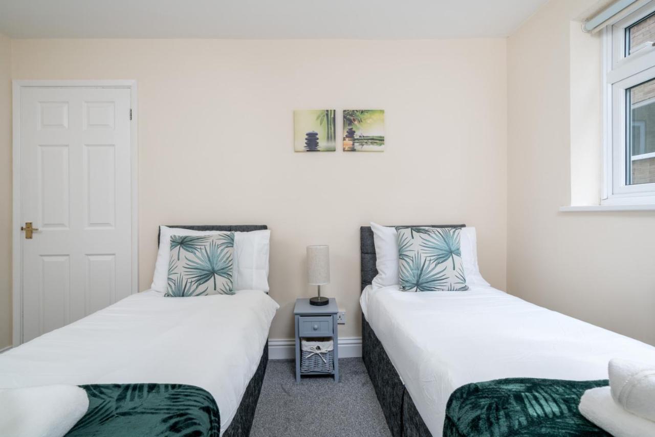 Redhill Surrey 2 Bedroom Pet Friendly Apartment By Sublime Stays Eksteriør bilde
