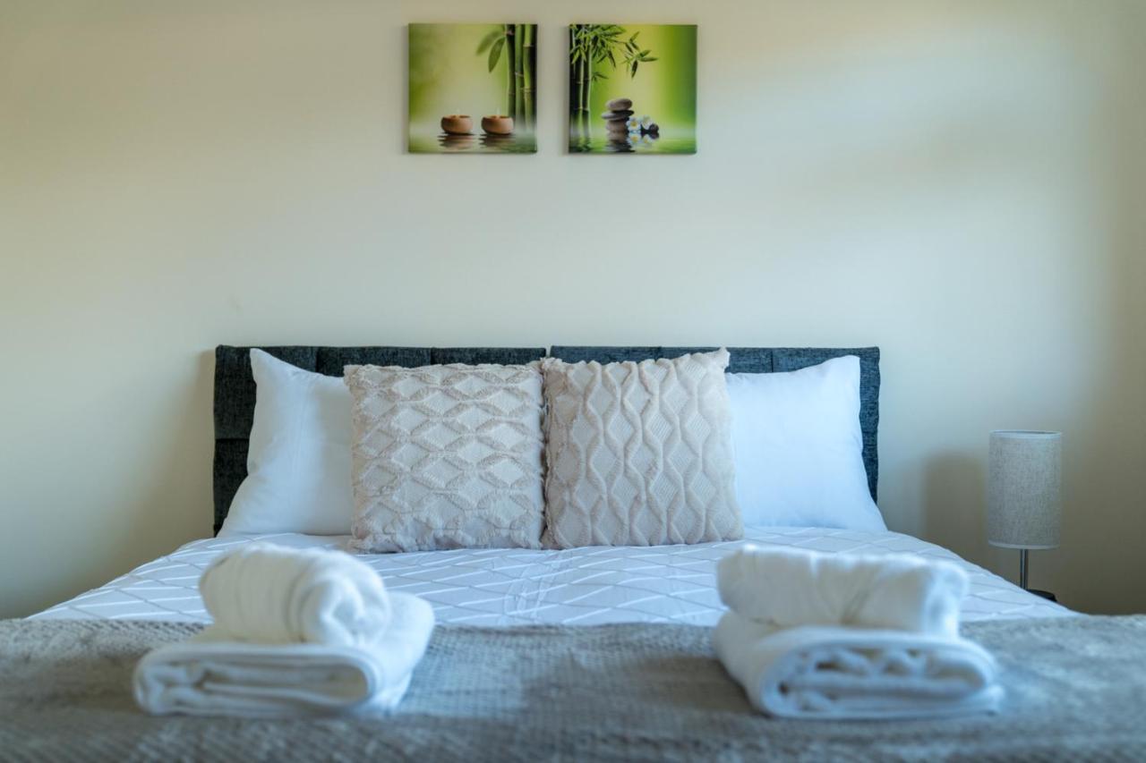 Redhill Surrey 2 Bedroom Pet Friendly Apartment By Sublime Stays Eksteriør bilde