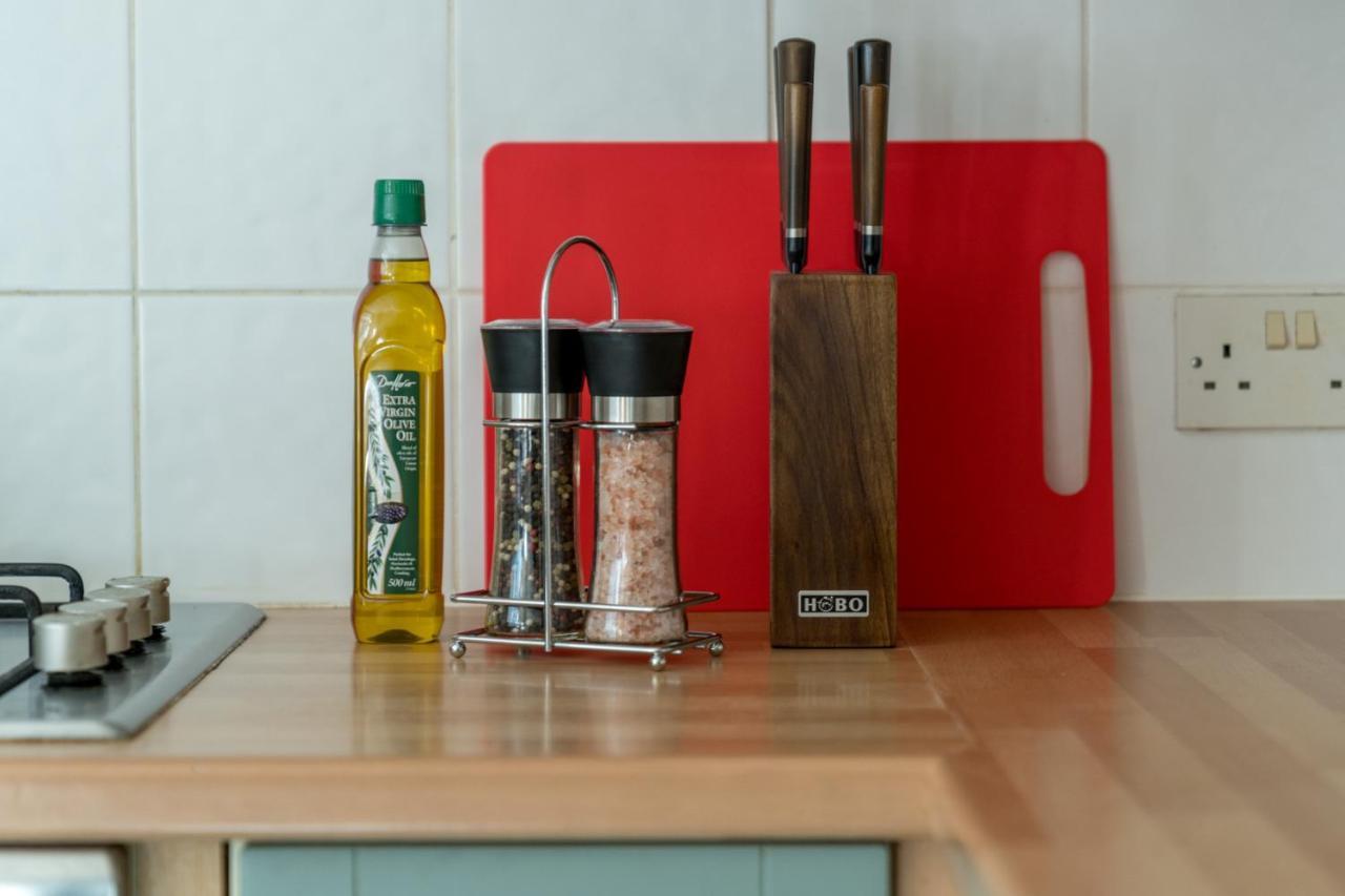 Redhill Surrey 2 Bedroom Pet Friendly Apartment By Sublime Stays Eksteriør bilde