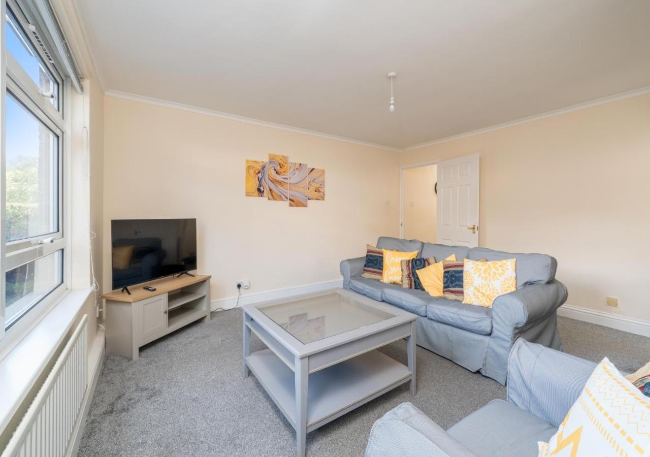 Redhill Surrey 2 Bedroom Pet Friendly Apartment By Sublime Stays Eksteriør bilde